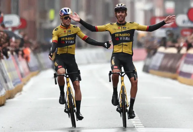 Il "regalo" di Van Aert non è da campione