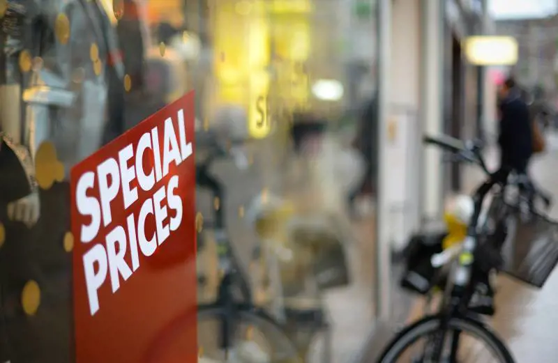 Saldi estivi 2025, si parte il 5 luglio: ecco in quali regioni