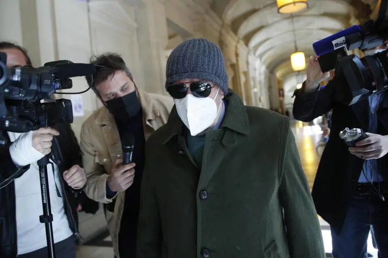 "Respingono i bimbi immigrati ma coccolano i terroristi brigatisti". L'ira dell'Italia contro Parigi