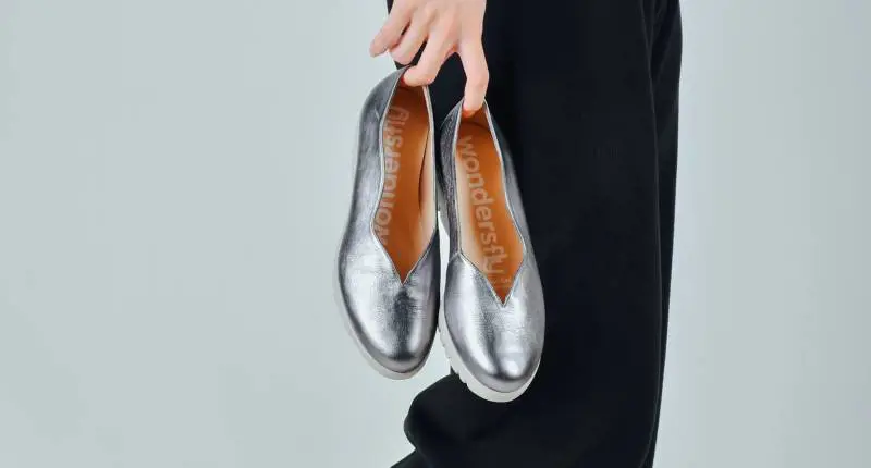 Le "ballerine" anche per uomini ultima deriva del gender fluid