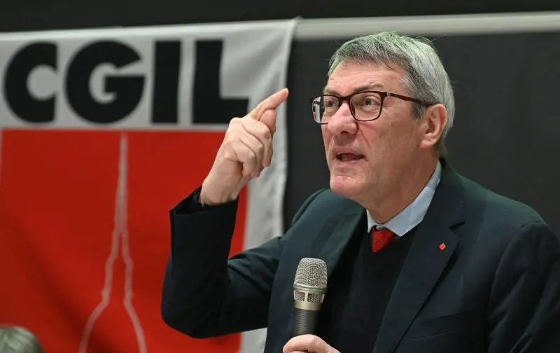 L'ultima sparata di Landini: "Il governo viola la Costituzione"