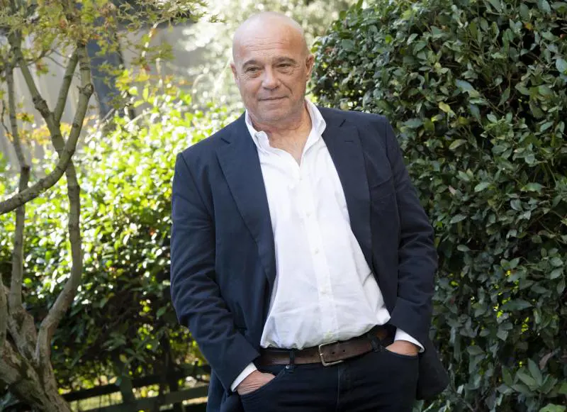 "Vi racconto com'è stato dirigere e recitare un padre-padrone in tv"