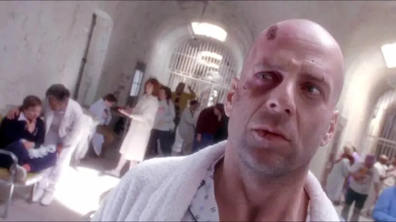 L'esercito delle 12 scimmie, ecco perché Bruce Willis si è tagliato lo stipendio