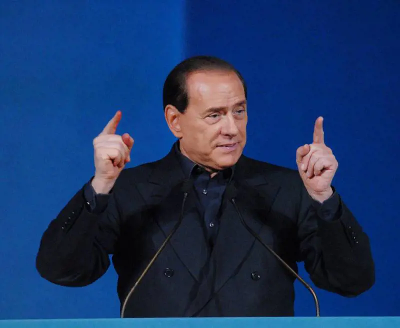 La notizia in un giorno fa il giro del mondo: "L'ex premier ha un posto nel cuore degli italiani"