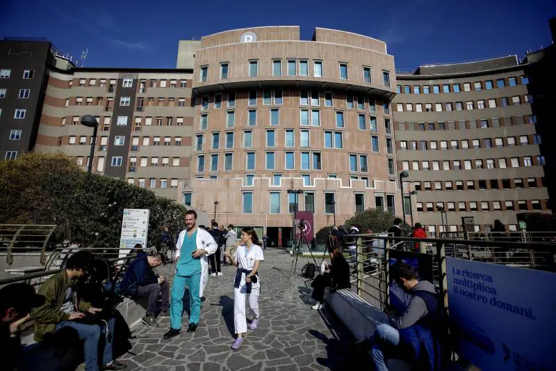 "Leucemia in fase cronica, non acuta". Il primo bollettino del Cav dal San Raffaele