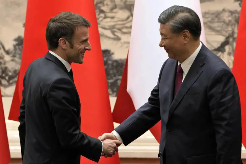 Macron senza pace: proteste in Francia. Ue indignata per le sue parole filo-Xi