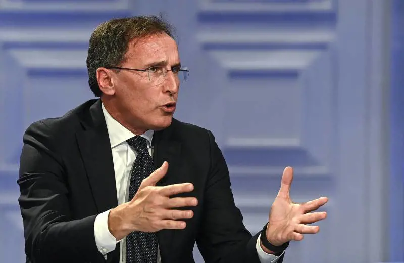 L'opposizione per ora c'è solo in piazza