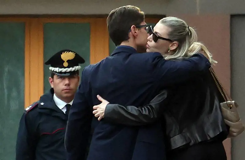 Famiglia, partito e supporter. Tsunami d'affetto per il Cav anche da Colle e opposizione