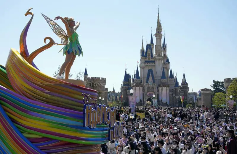 "Sembra che il principe la forzi...". Altra follia politically correct della Disney