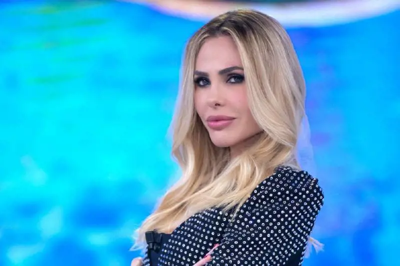 "C'è un prima e un dopo". Ilary Blasi rompe il silenzio sulla crisi con Totti
