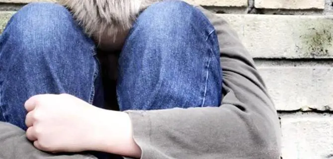 "Vieni, ti offro un passaggio": poi lo straniero violenta il minorenne