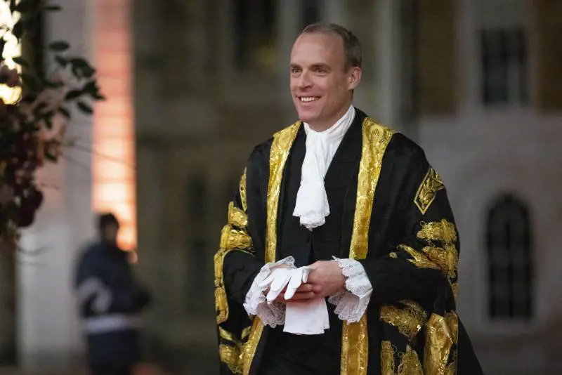 Regno Unito, si dimette il vicepremier Raab: accusato di bullismo
