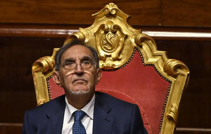 La sinistra ora boicotta La Russa. Ma lui reagisce: "Azioni a tutela del mio onore"
