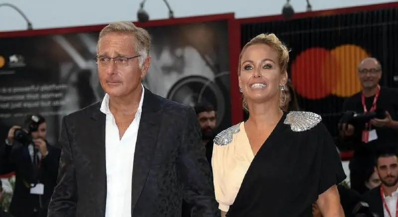 Il colpo di fulmine, vite "da separati", l'addio: tutto su Sonia Bruganelli e Bonolis