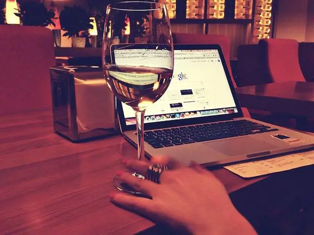 Shopping, quando il vino nuoce al portafoglio
