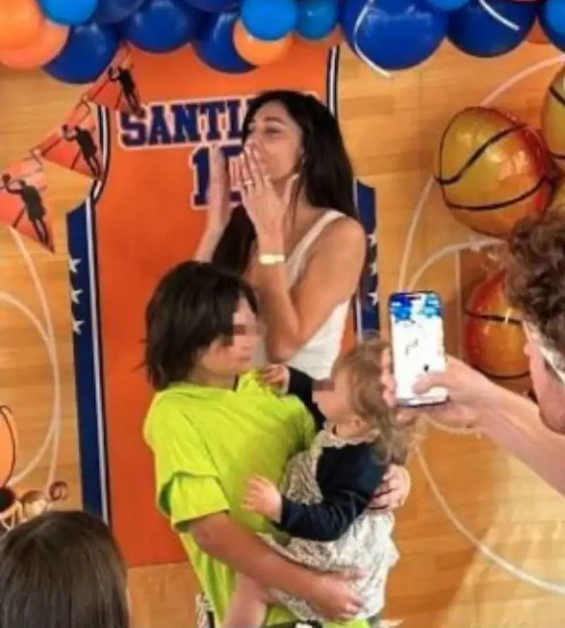 Stefano De Martino assente alla festa di compleanno del figlio Santiago: ecco perché