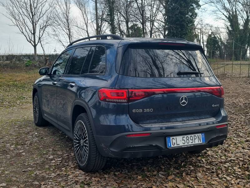 Mercedes-Benz EQB, le foto del suv elettrico: guarda la gallery 8