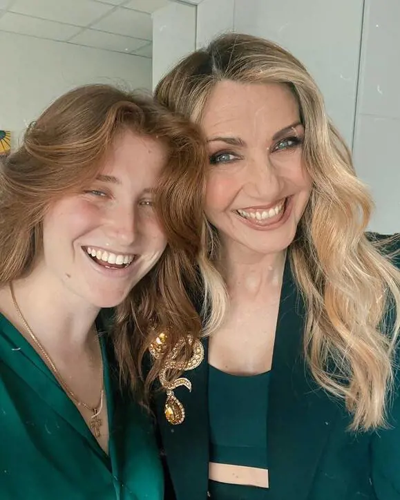 "Potrei amare una donna". Chiara Capitta, la figlia di Lorella Cuccarini, si rivela
