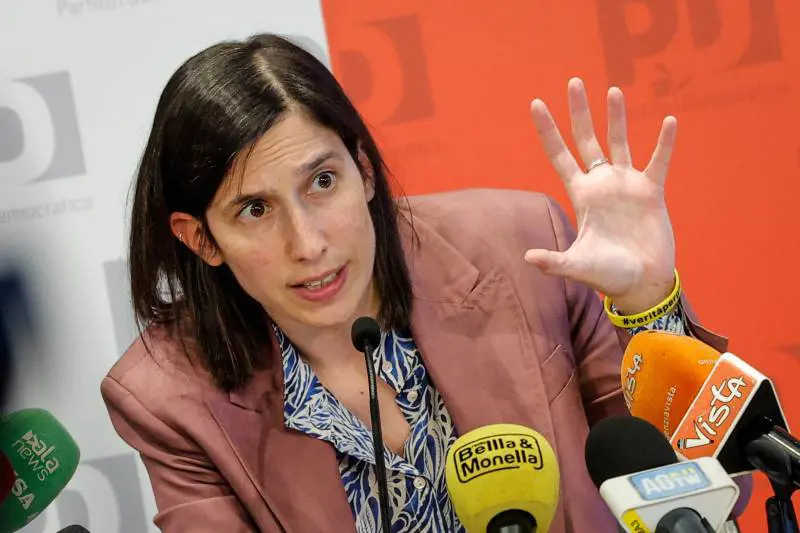 Sondaggi, centrodestra sopra il 45%. Finito l'effetto Schlein: cala il Pd