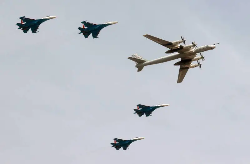 Incursioni russe vicino all’Alaska: nuovi caccia intercettati dagli Usa, cresce la tensione con la Nato