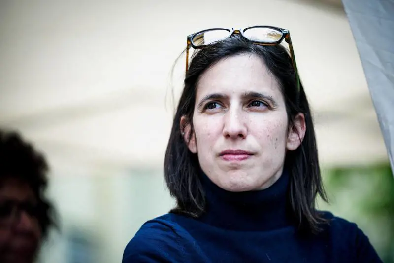 "Fa tutto da sola". Nel Pd è già partita la resa dei conti: Schlein sotto accusa