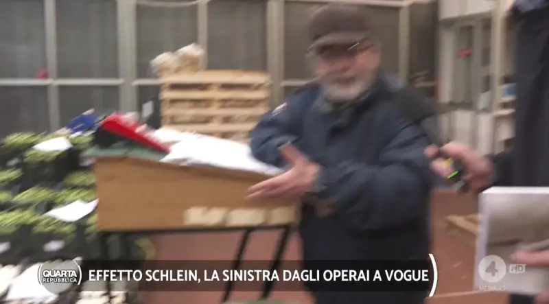 "Il verde dei piselli...". Così il fruttivendolo distrugge "l'armocromata" Schlein