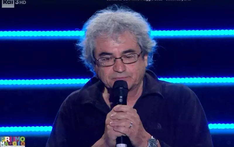 Rovelli a testa bassa contro Crosetto: il solito Concertone stonato