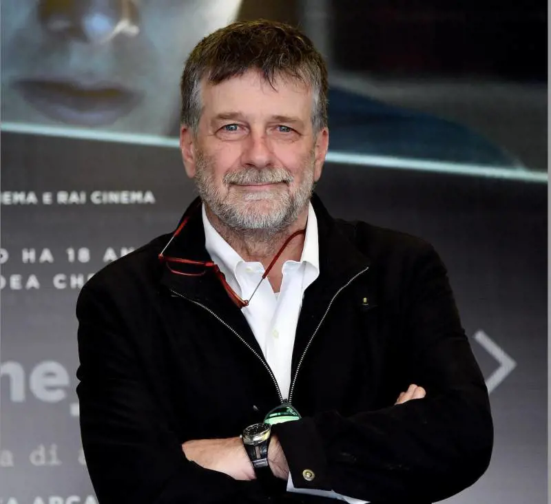 Addio a Alessandro D'Alatri: morto il regista di "Senza Pelle" e "I bastardi di Pizzofalcone"