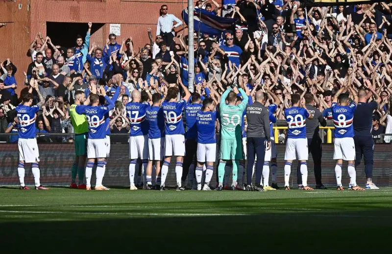 Il bel gesto dei giocatori della Sampdoria verso i tifosi: ecco cos'è successo a Marassi