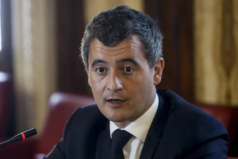 Picchiano gli immigrati ma danno lezione a noi. L'ipocrisia di un Paese sommerso dai problemi