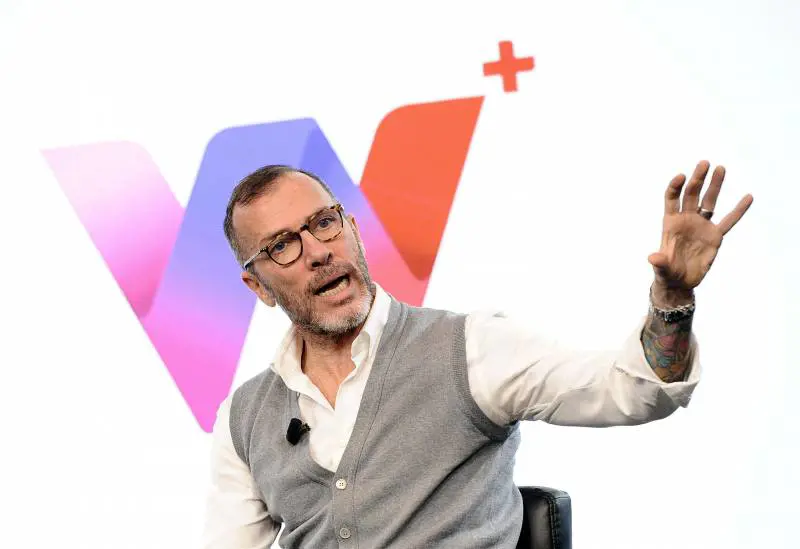 Tim prende tempo sulla rete. Verso un altro giro di offerte