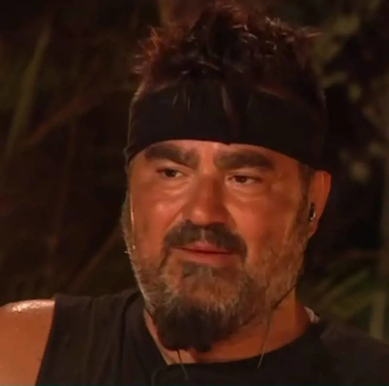 "Non è stato bene...". Ennesimo malore all'Isola dei Famosi: paura per Paolo Noise