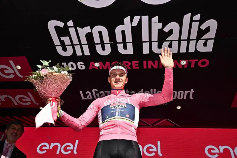 Missile tricolore al Giro ma non è Top... Ganna. Evenepoel già padrone