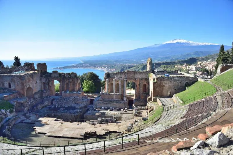 Capodanno tra storia, natura e bellezza: un viaggio indimenticabile in Sicilia