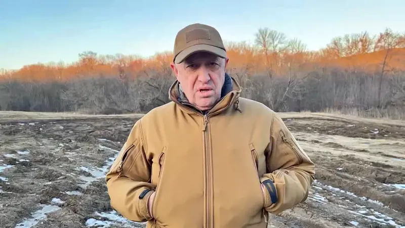 "Morto che cammina". L'ultima missione di Prigozhin a Minsk: aprire il nuovo fronte