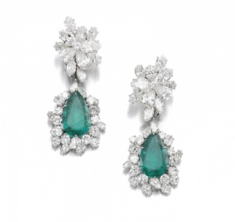 Orecchini pendenti con smeraldi e diamanti del 1964 realizzati da Bulgari
