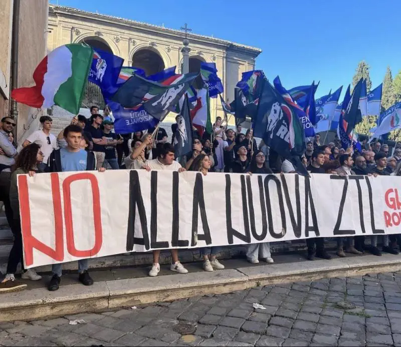 A Roma una nuova Ztl fascia verde? Ecco l'ultima eco-follia del Pd