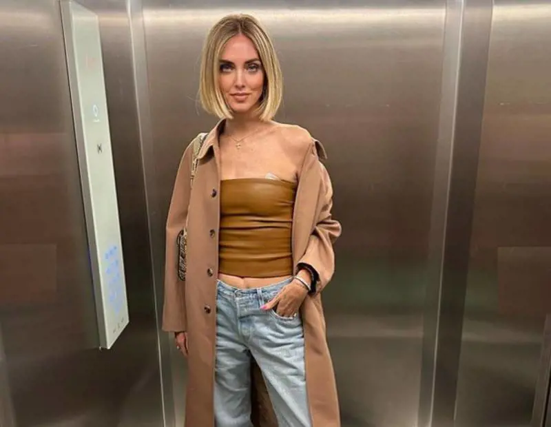 "Il cerotto sul seno...". Chiara Ferragni fa preoccupare i fan