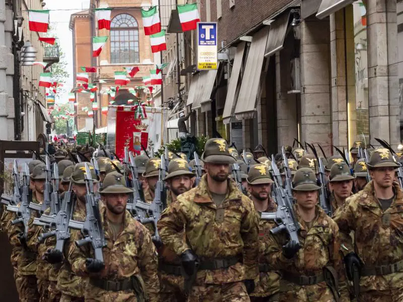 "Emergenza di genere". Le transfemministe (e Repubblica) contro gli alpini