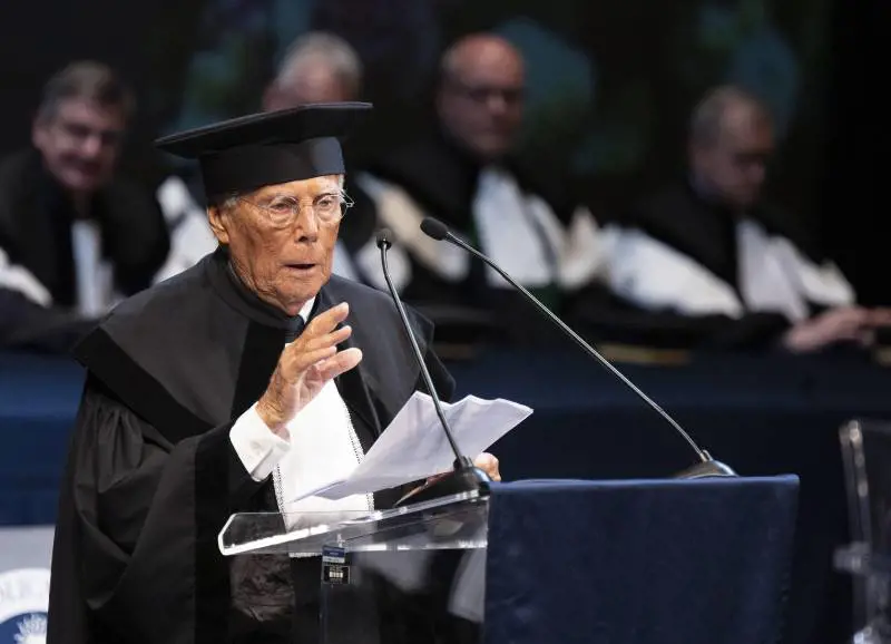 La lezione di Armani