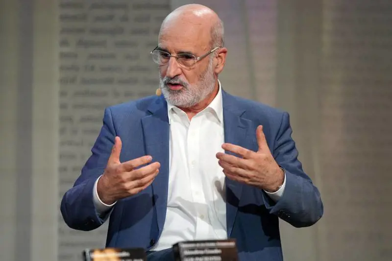 Aramburu e la lotta armata contro i mulini a vento