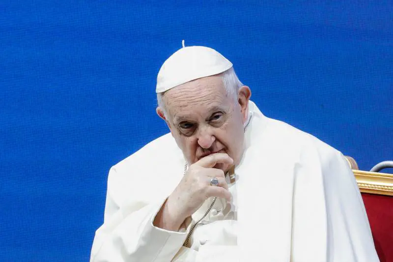 "Dubia" su gay e donne prete. E ora arriva la risposta del Papa