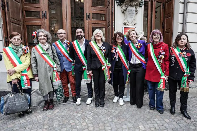 "Destino oscurantista". Torna la carica dei sindaci arcobaleno