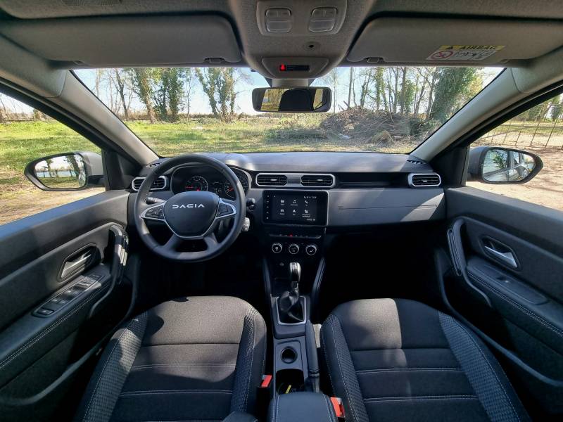 Dacia Duster Journey 2023, si evolve con il cambio automatico e ben 150 CV:  la nostra prova 