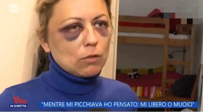 "Ho pensato di morire". Il racconto choc della donna aggredita in casa