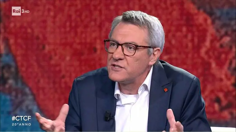 Landini agita la piazza contro il governo: "È il momento di ribellarsi"
