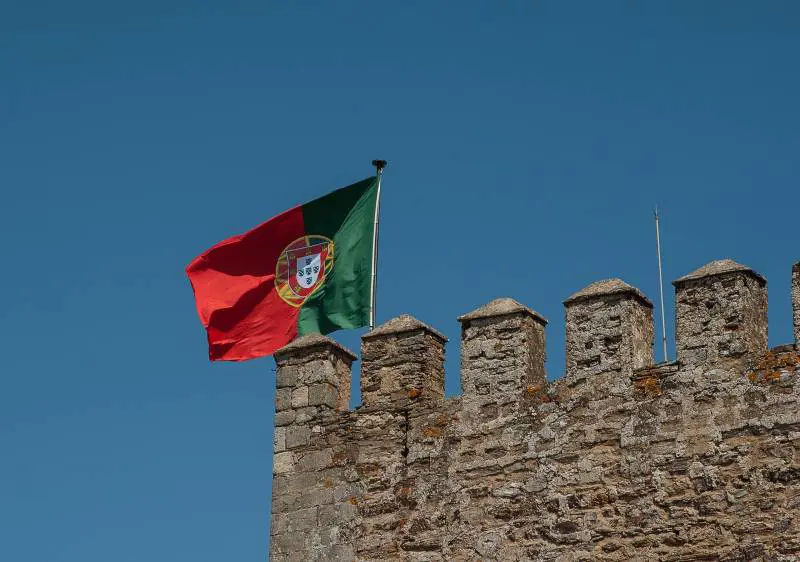 "Via libera all'eutanasia": la svolta che spacca il cattolico Portogallo