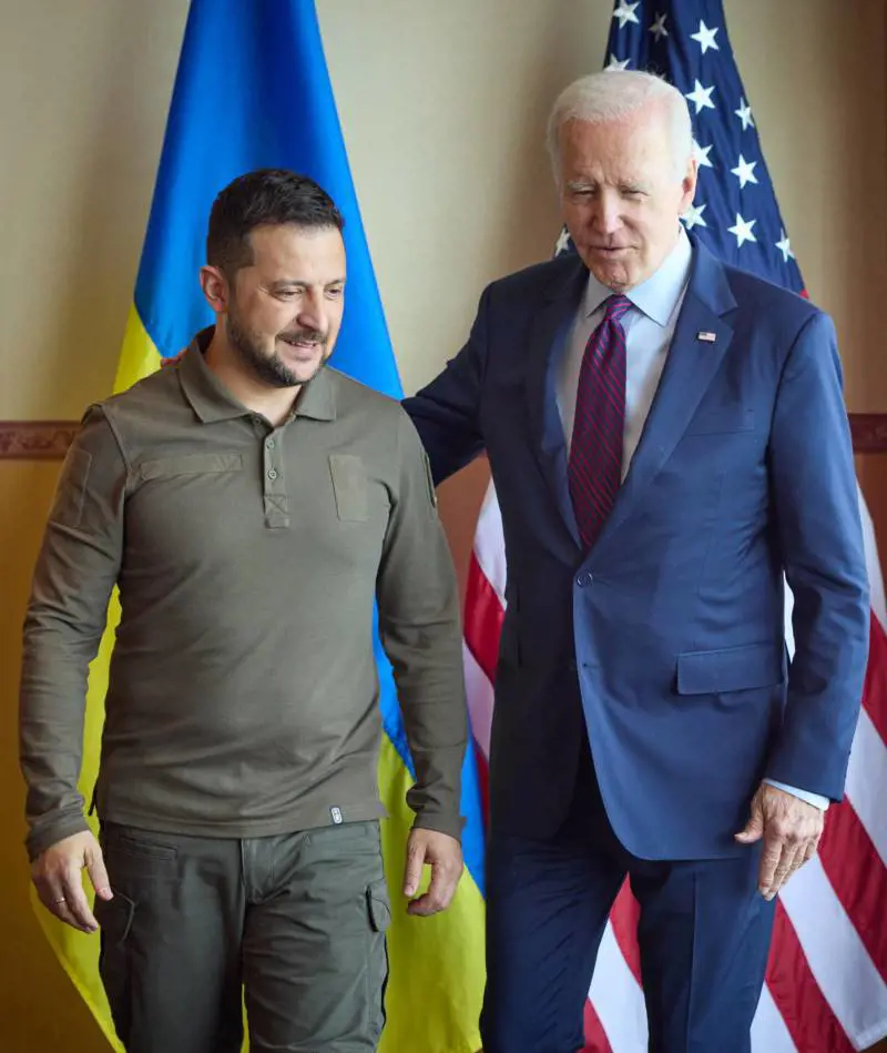 La presa di Bakhmut: "Rimane solo nei nostri cuori". Le parole di Zelensky a Biden al G7
