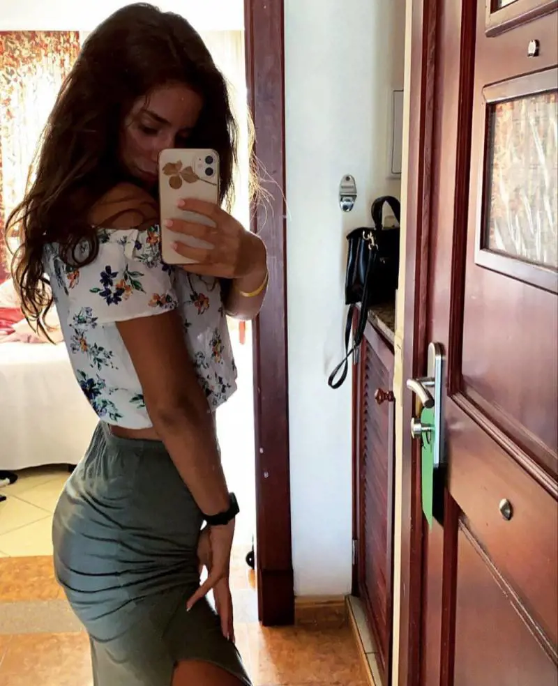 "Non usa droghe...". Giallo sulla hostess incarcerata in Arabia Saudita
