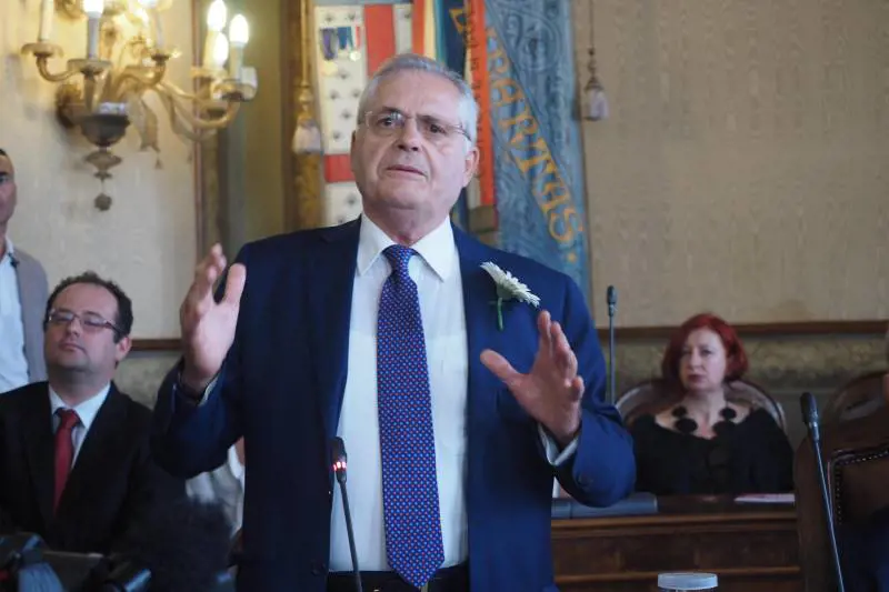 "E allora Messina Denaro...". Il delirio choc contro Colosimo